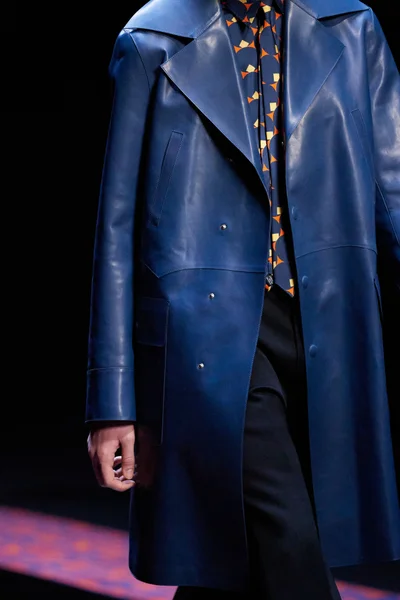 Look 64